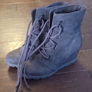 Sonoma Gray Lace Up Wedge Boots